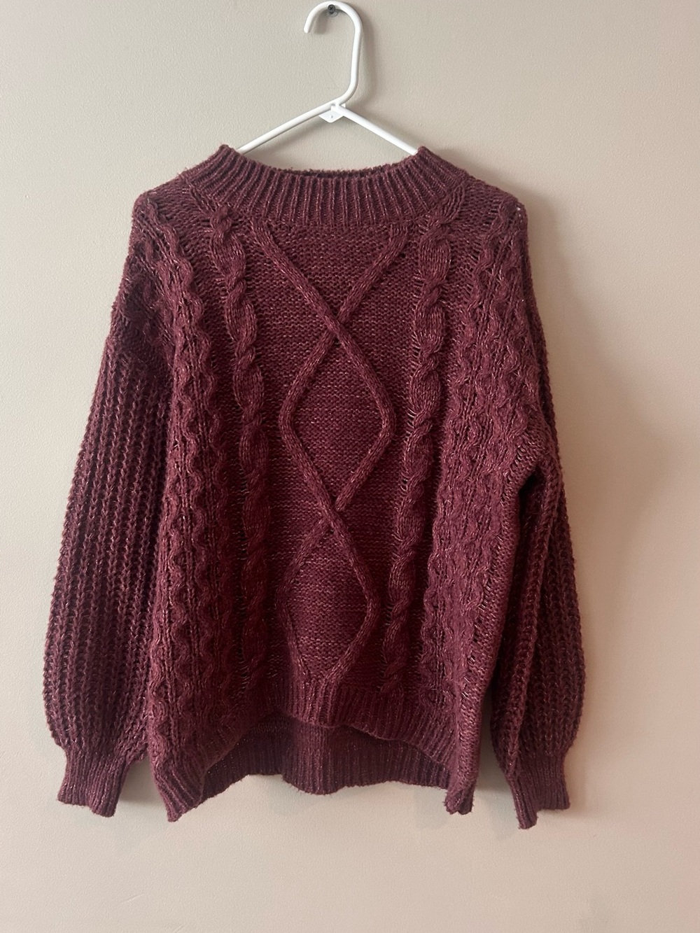 SO Cable Knit Sweater in Burgundy